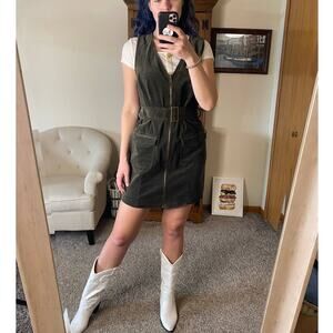 Forever 21+ Green velvet full zip belted jumper dress